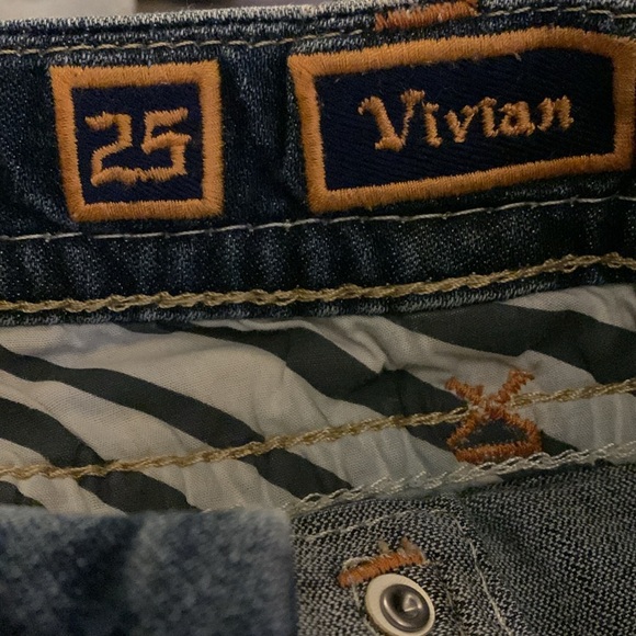 Rock revival cropped distressed low rise jeans - Picture 7 of 9